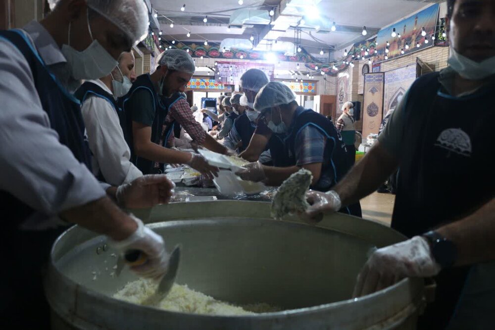اربعین و توزیع ۵۰۰۰ پرس غذای گرم توسط موکب نجف اشرف یاسوج