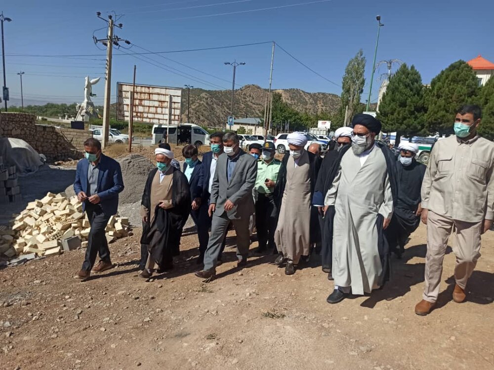 طلاب جهادی در خدمت رسانی به زلزله زدگان سنگ تمام گذاشتند